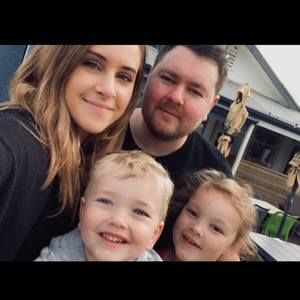 Meet your Posher, Ebony